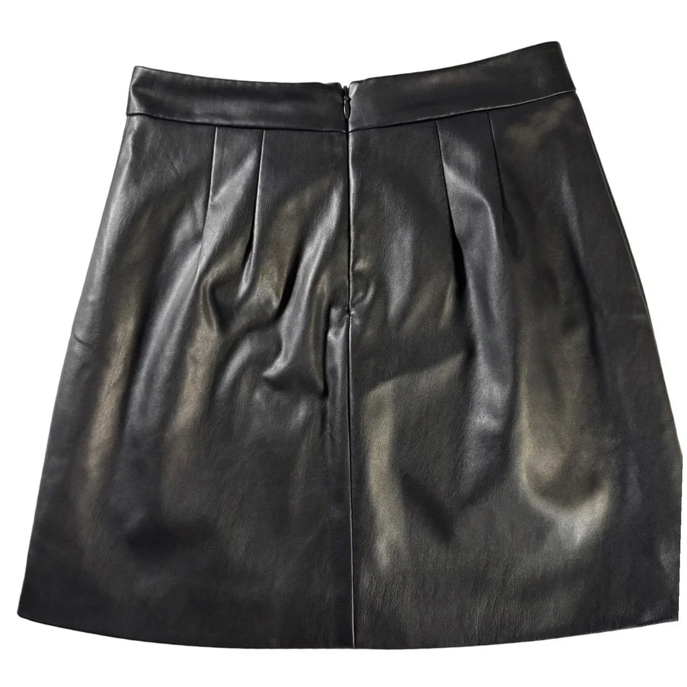 Banana Republic Factory Black Vegan Leather Mini Skirt Size‎ 4 Slit Detail